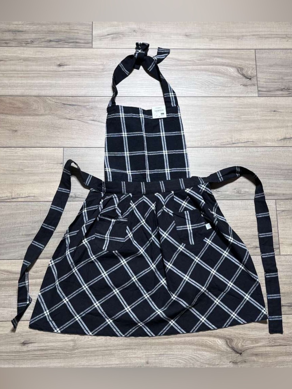 Now Designs Womens Tic Tac Toe Classic Apron Size 27.5”-29” Black & White